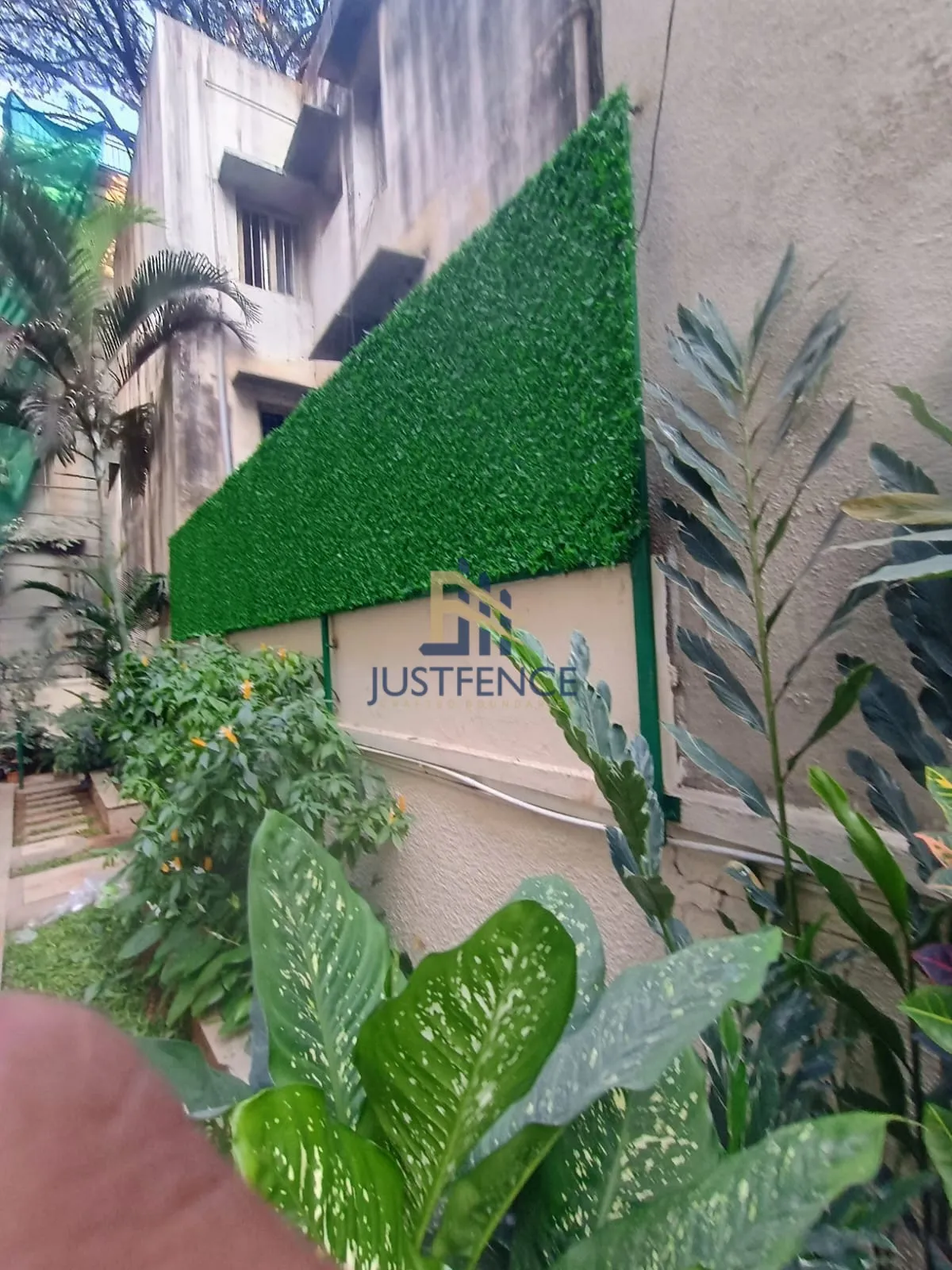 JF Privezy Grass Wall installation