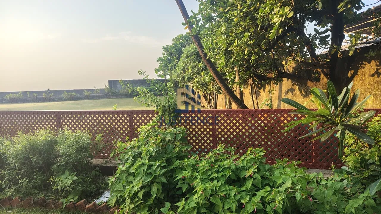 JF Lato Fence installation