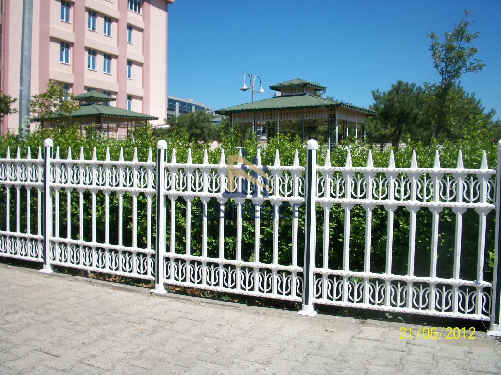 JF Antiqo Fence installation